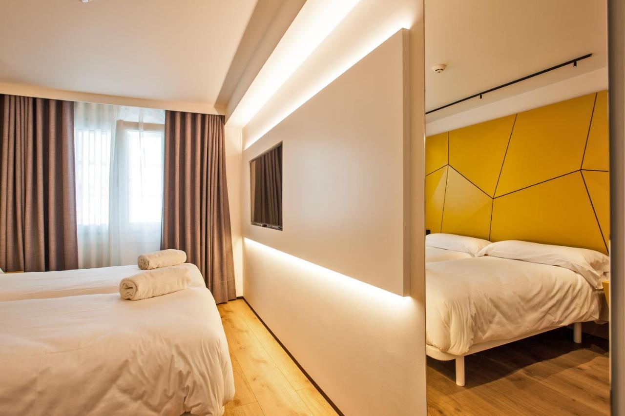 Hotel Plaza Obradoiro By Bossh! Hotels Santiago de Compostela Bagian luar foto